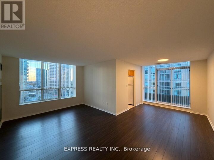 Property Photo:  39 Pemberton Avenue Ph05  ON M2M 4L6 