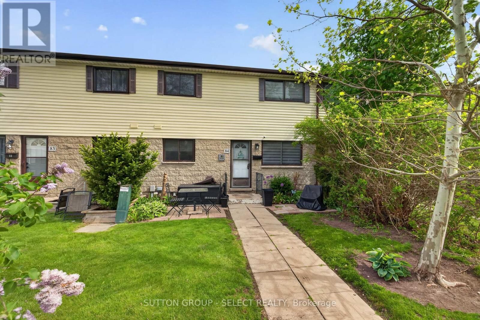 Property Photo:  825 Dundalk Drive 84  ON N6C 3V6 