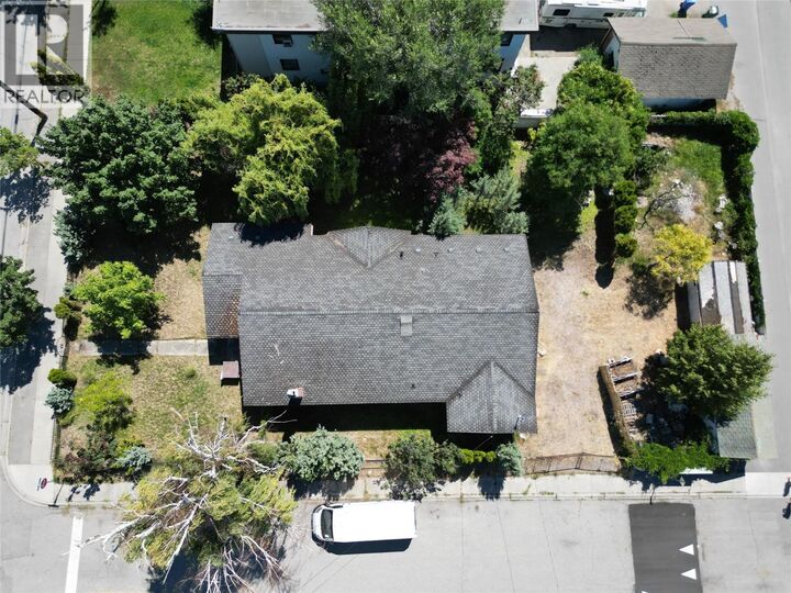 Property Photo: 601 Winnipeg Street BC V2A 5N1