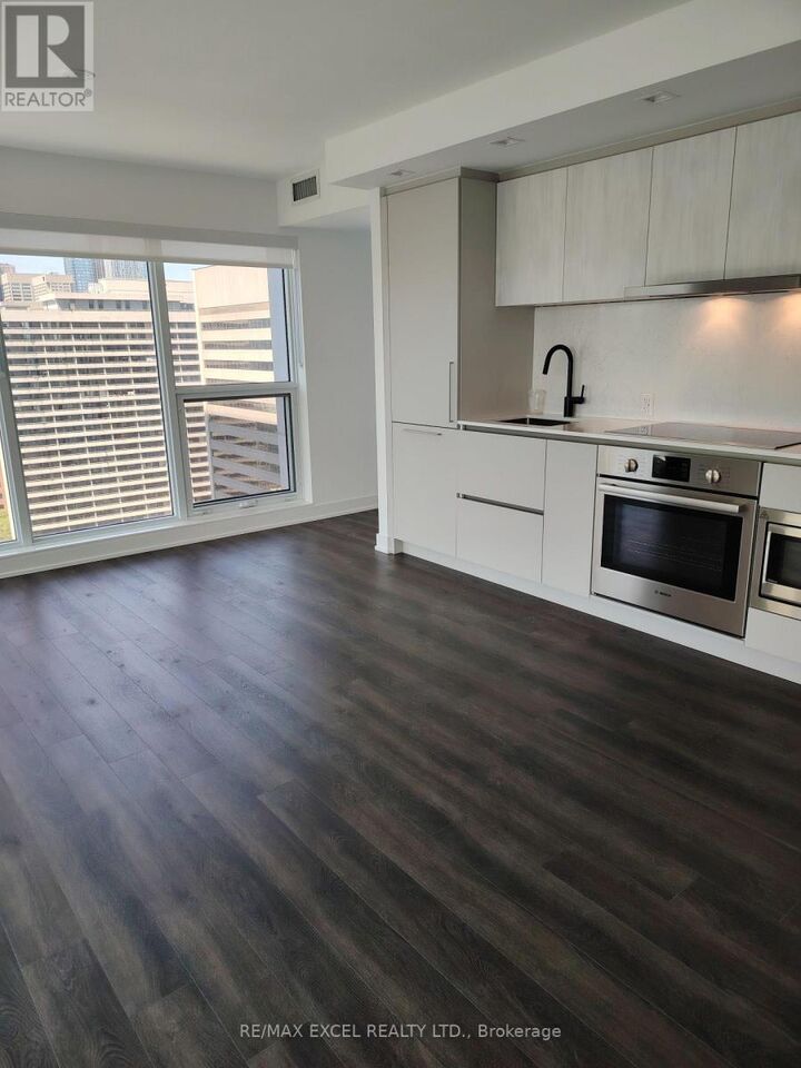 Property Photo:  609 Sherbourne Street 2402  ON M4X 1K7 