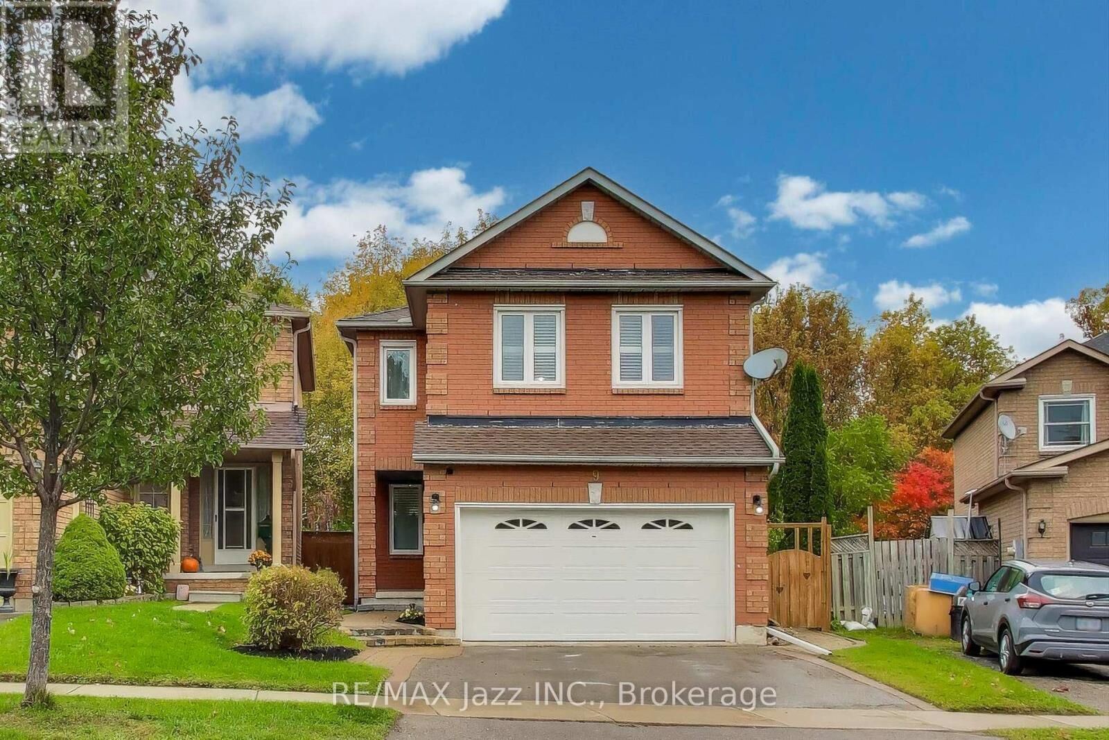 Property Photo:  9 Maconnachie Place  ON L1C 4M4 