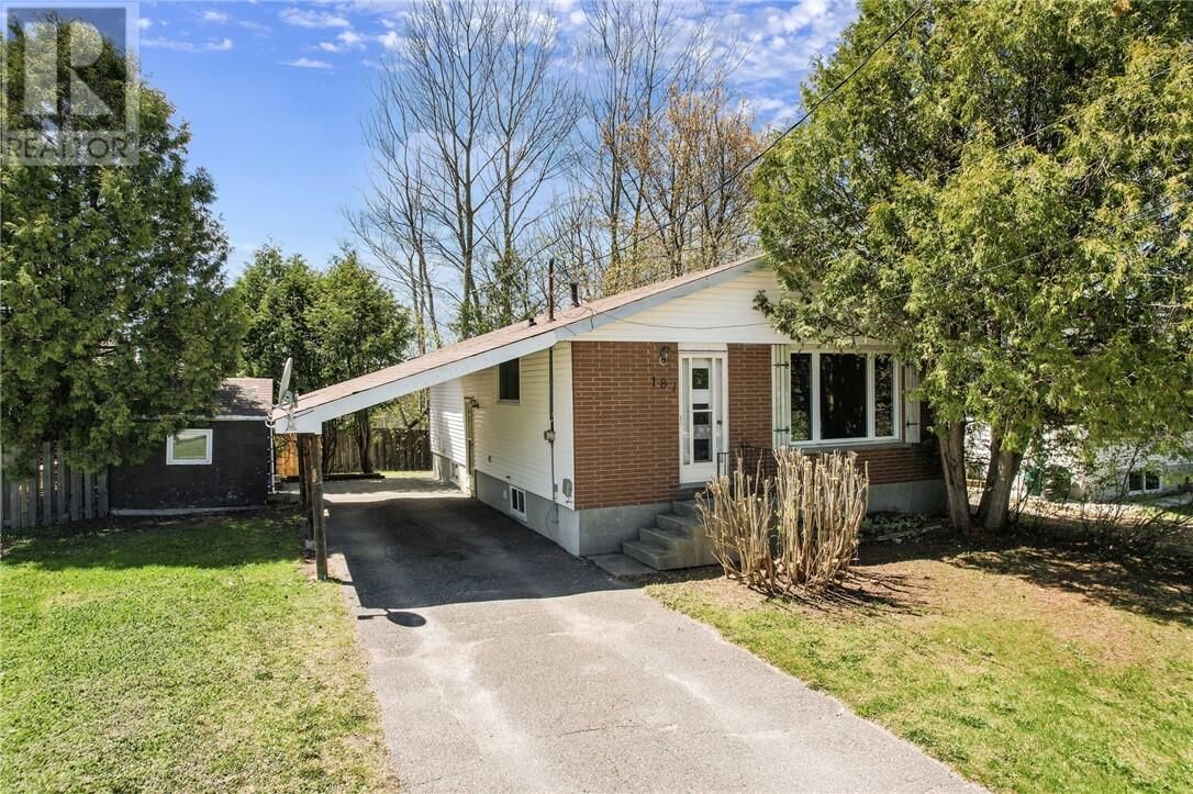 Property Photo:  187 Imperial Drive  ON P3L 1K2 