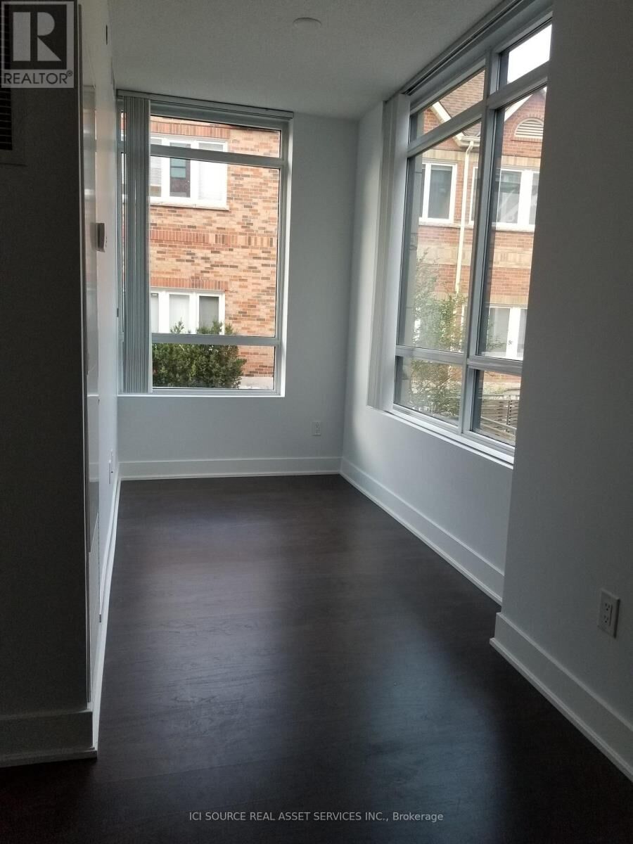 Property Photo:  7608 Yonge Street 210  ON L4J 0J5 