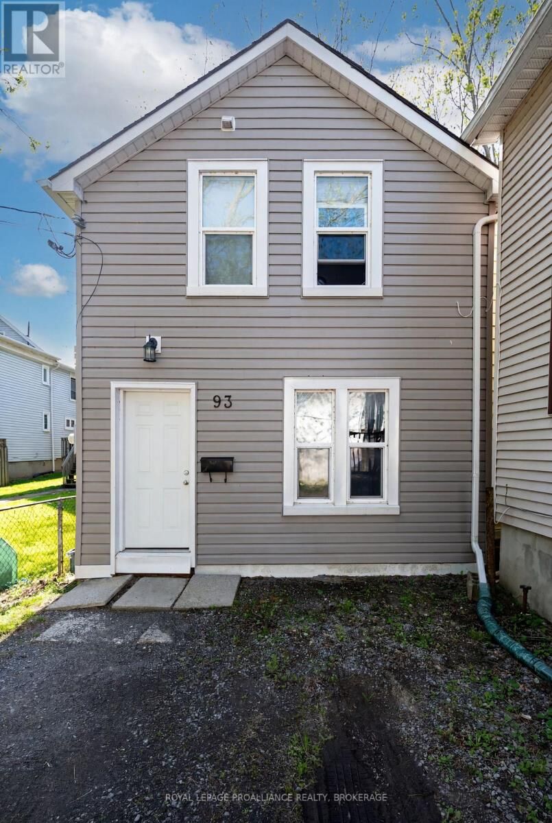 Property Photo: 93 Linton Street ON K7K 1N6