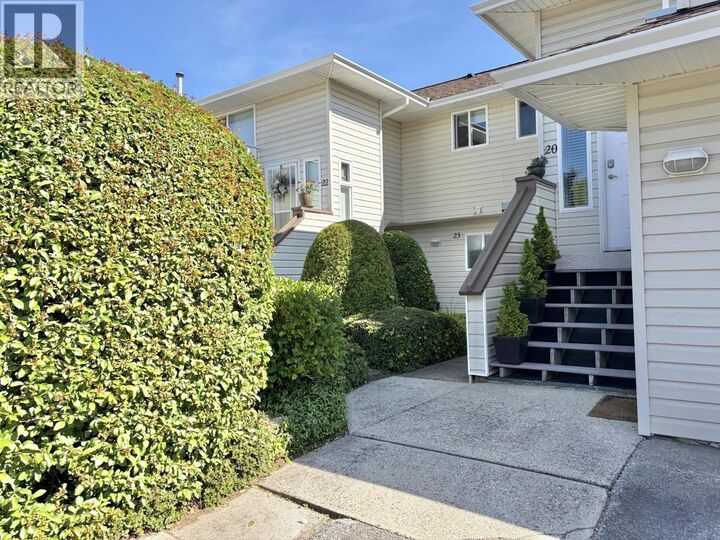 Property Photo: 5610 Trail Avenue 21 BC V7Z 0H8