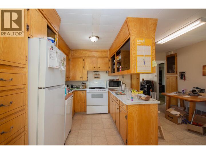 Property Photo: 1209 104 Avenue BC V1G 2J4