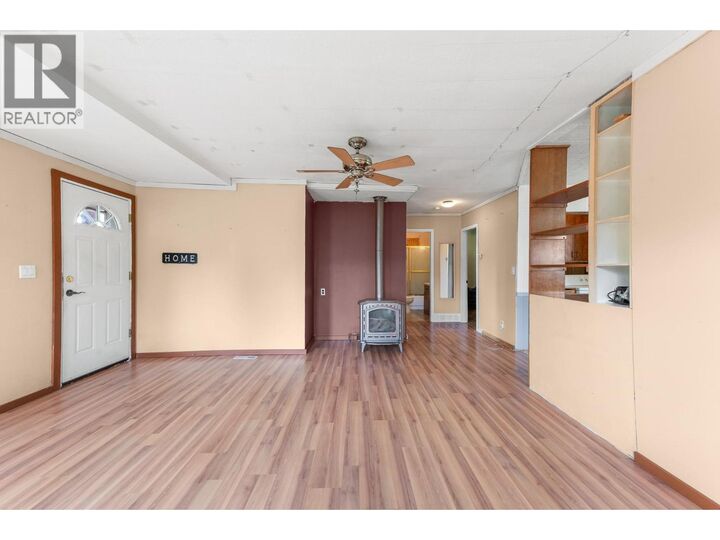 Property Photo: 608 6th Avenue South BC V0B 1G3