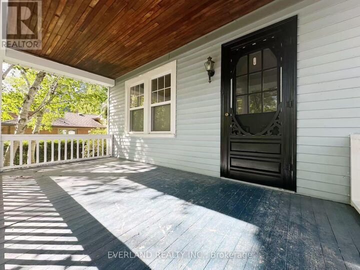 Property Photo: 426 Reynolds Street ON L6J 3M4