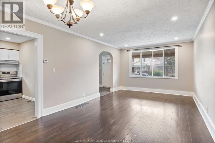 Property Photo:  835 Moy Avenue Upper  ON N9A 2N7 
