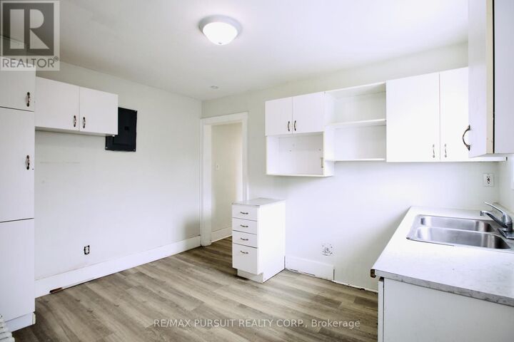 Property Photo:  99 Duncan Avenue South  ON P2N 1Y2 