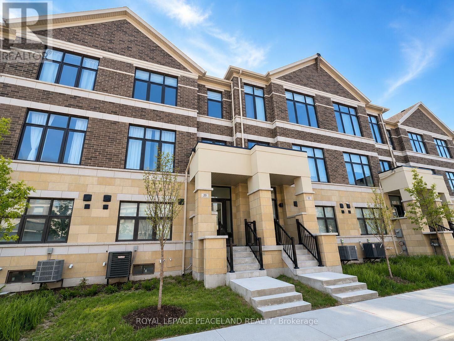 Property Photo:  20 Kahshe Lane  ON L4S 0N7 