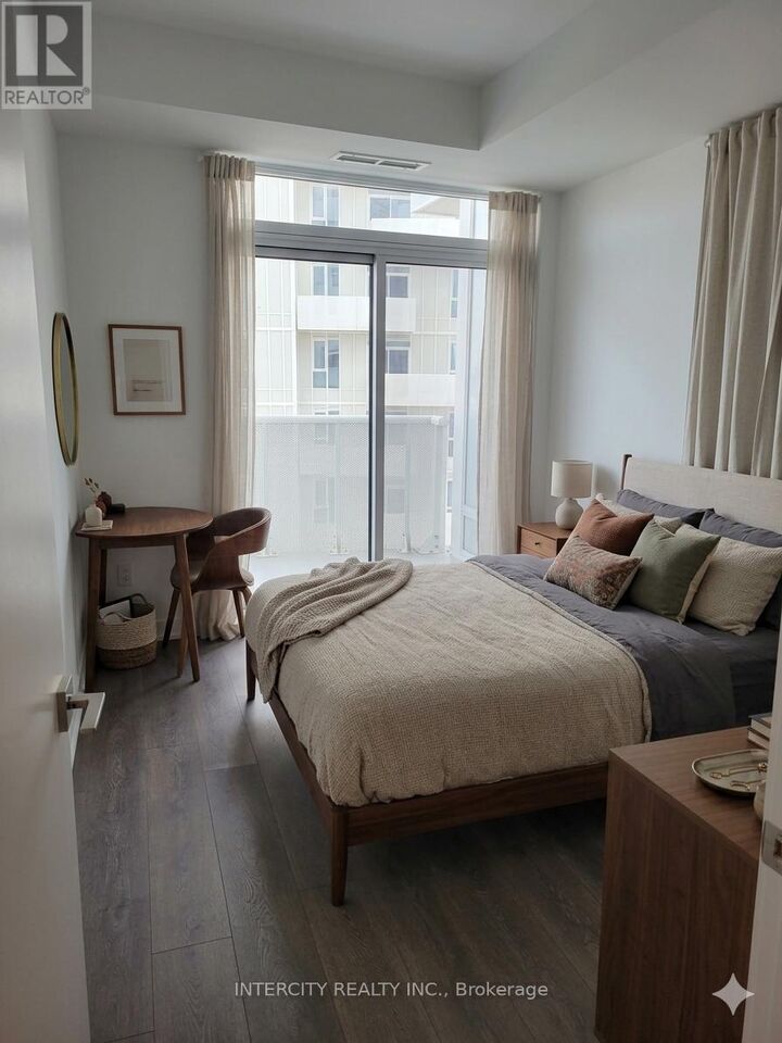 Property Photo:  498 Caldari Road 1632  ON L4K 0R6 