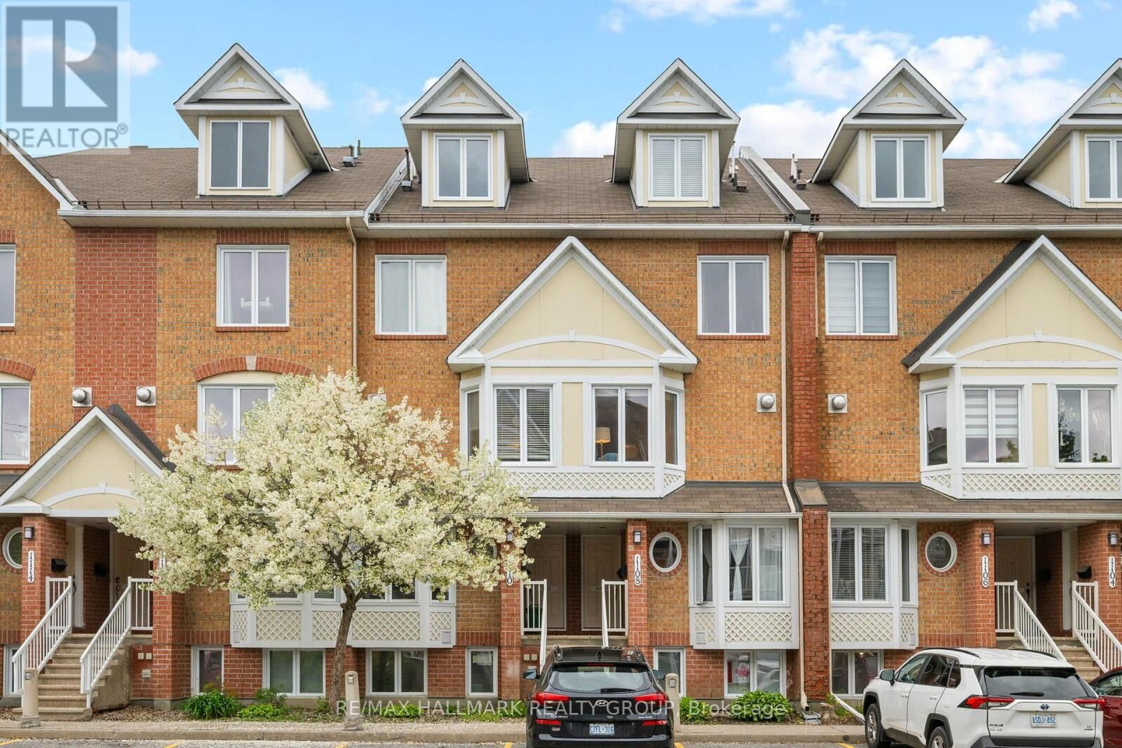 Property Photo:  1109 Gablefield Private  ON K1J 1E4 