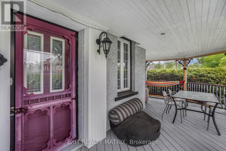 Property Photo:  160 Nelson Street East  ON K6A 1L8 