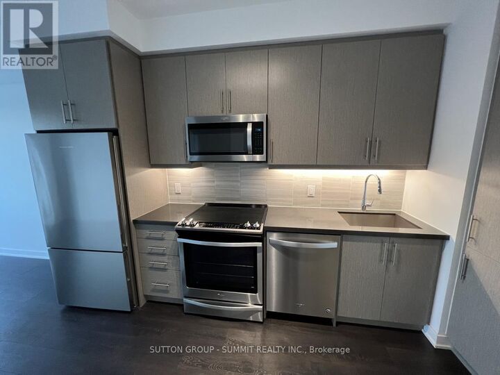 Property Photo:  85 Oneida Crescent 401  ON L4B 0H4 