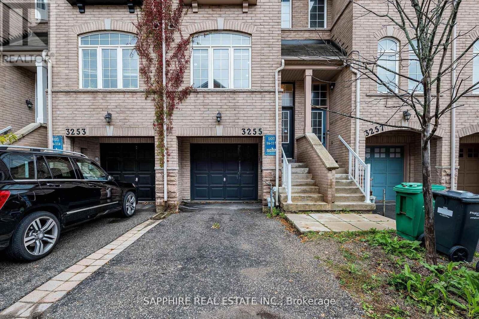 Property Photo:  3255 Redpath Circle  ON L5N 8R3 