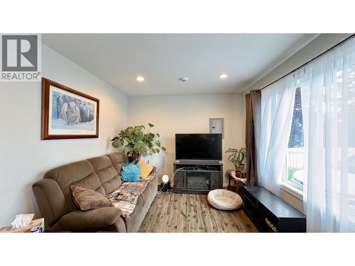 Property Photo:  2205 Redwood Street  BC V2L 2N5 