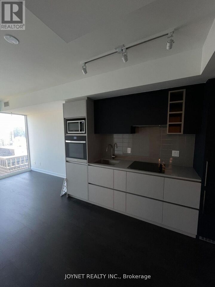 Property Photo: 319 Jarvis Street 2216 ON M5B 0C8