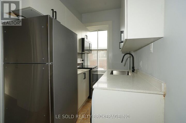 Property Photo:  53 McClary Avenue Unit 4  ON N6C 1P6 