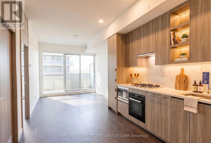 Property Photo: 68 Esther Shiner Boulevard 566 ON M2K 0J6