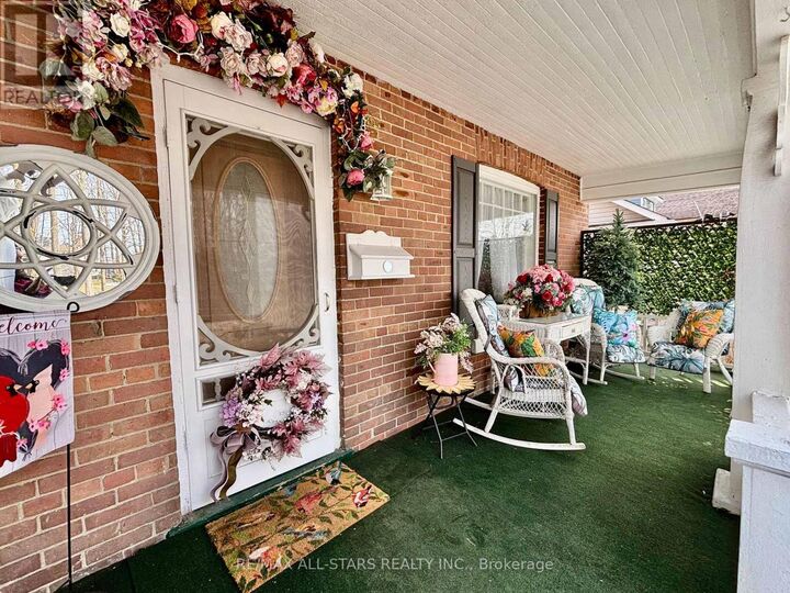 Property Photo:  28 Simcoe Street  ON K9V 2G4 