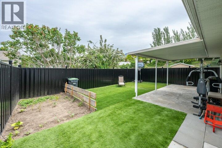 Property Photo: 260 Willows Place BC V0H 1T4