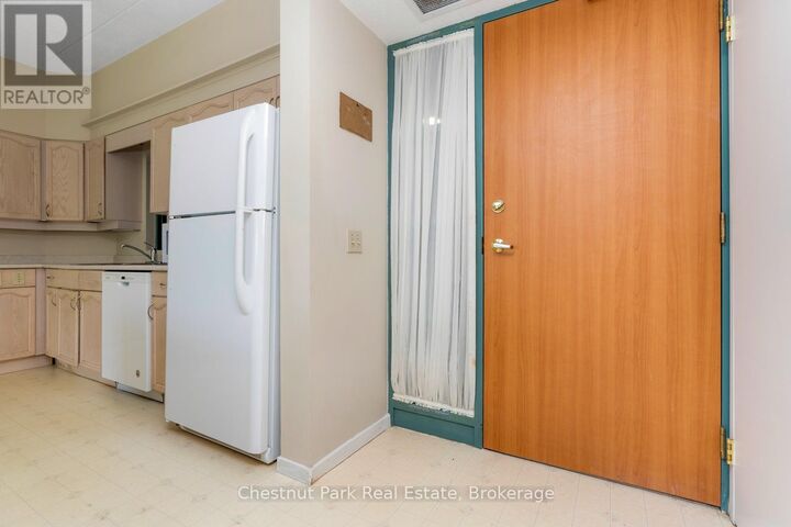 Property Photo:  49 Raglan Street 204  ON L9Y 4X1 