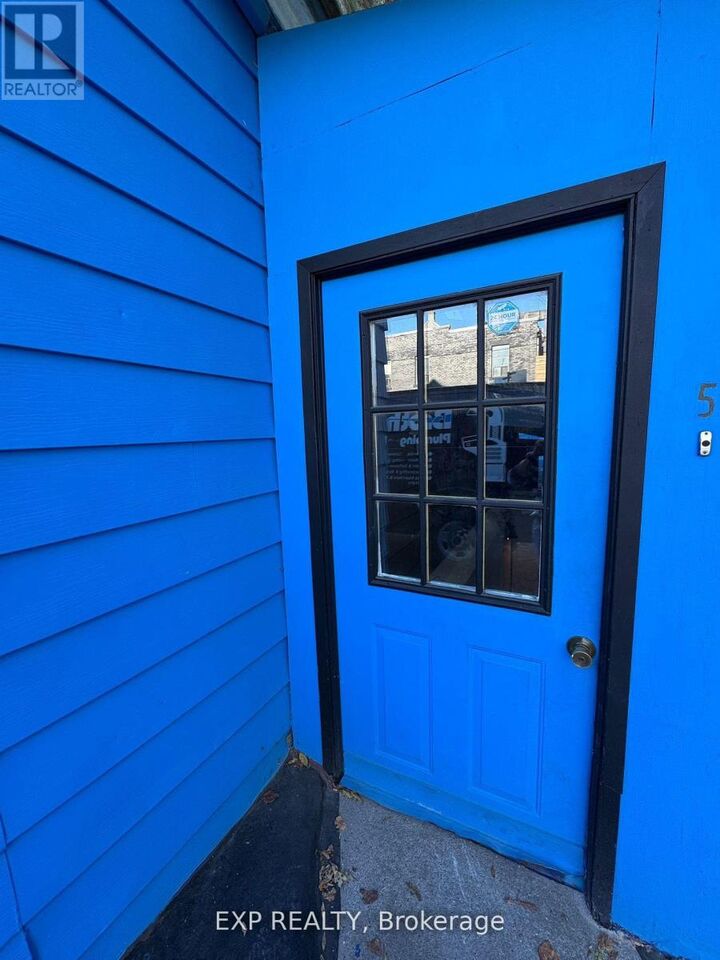 Property Photo:  1594 Dupont Street 5  ON M6P 3S7 