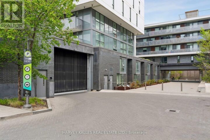 Property Photo: 152 Flemington Road Th104 ON M6A 2P3