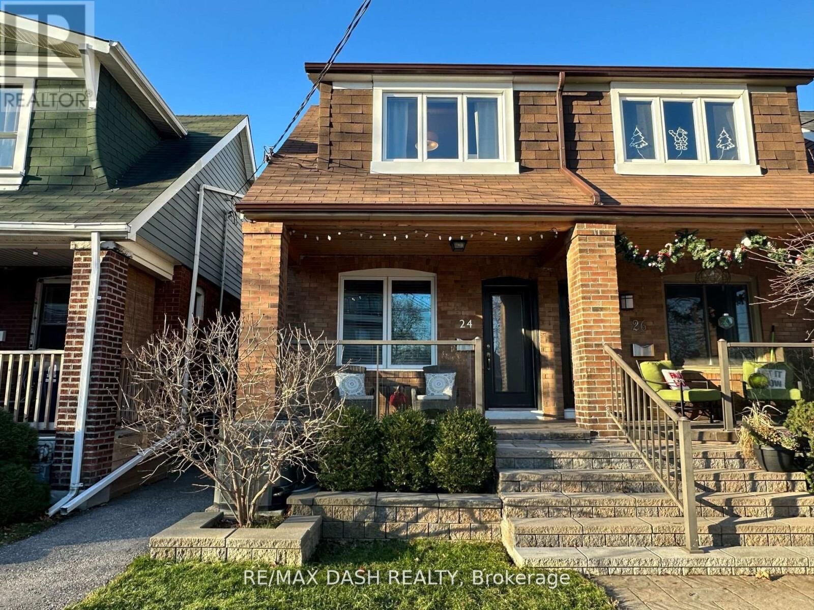 Property Photo:  24 Berkshire Avenue  ON M4M 2Z6 