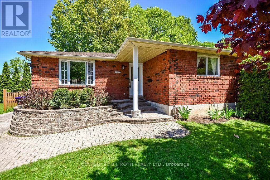 Property Photo: 863 Birchwood Drive ON L4R 4Y3