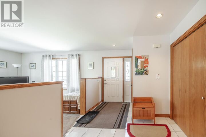 Property Photo: 11 Chatfield Dr ON P6C 6C6