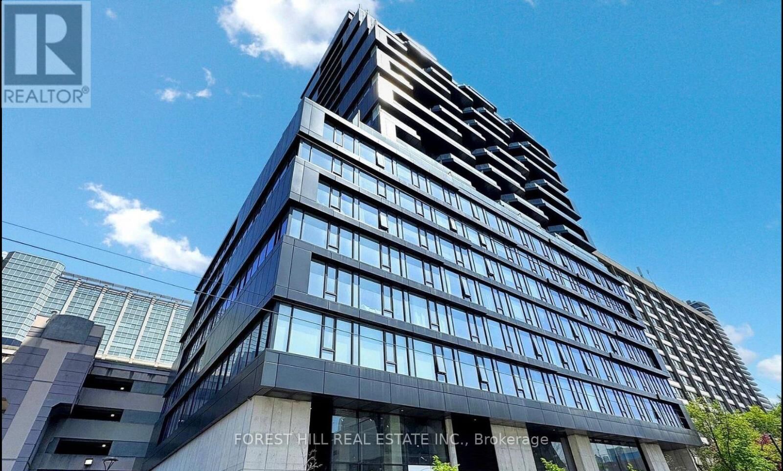 Property Photo: 195 McCaul Street 1711 ON M5T 0E5