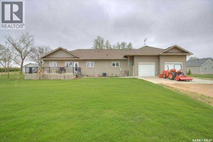 Property Photo:  91 1st Street E  SK S0L 0G0 