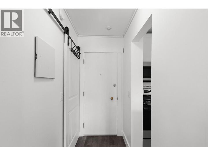 Property Photo: 1860 Richter Street 303 BC V1Y 2M9