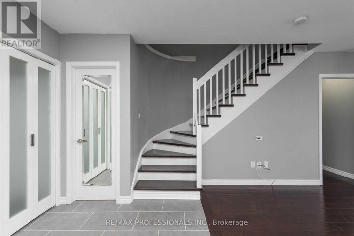 Property Photo: 1362 Brookstar Drive ON L6M 3W1