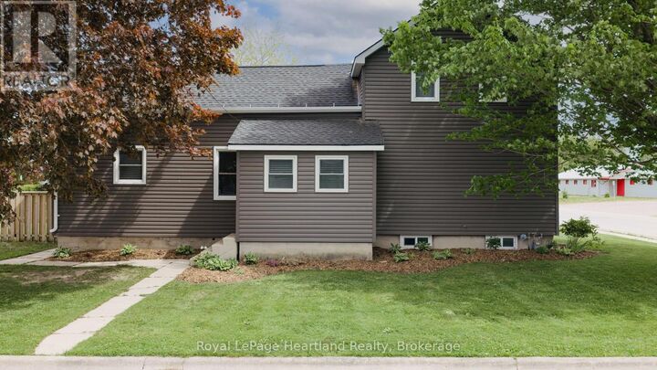 Property Photo:  88 Chalk Street South  ON N0K 1W0 
