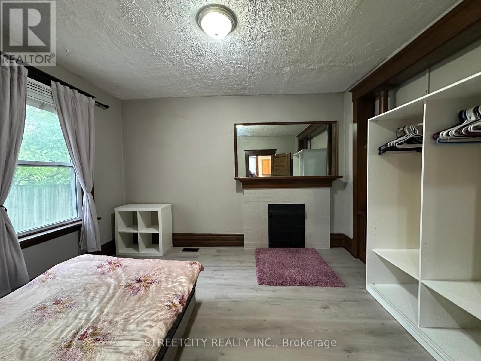 Property Photo:  17 St. Andrew Street  ON N6H 1Z4 