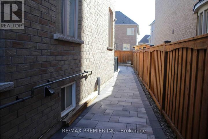 Property Photo:  122 Garyscholl Road Bsmt  ON L4H 3R7 