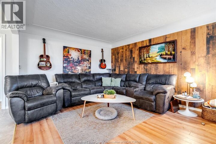 Property Photo: 6 Standaert Road ON N7M 5J7