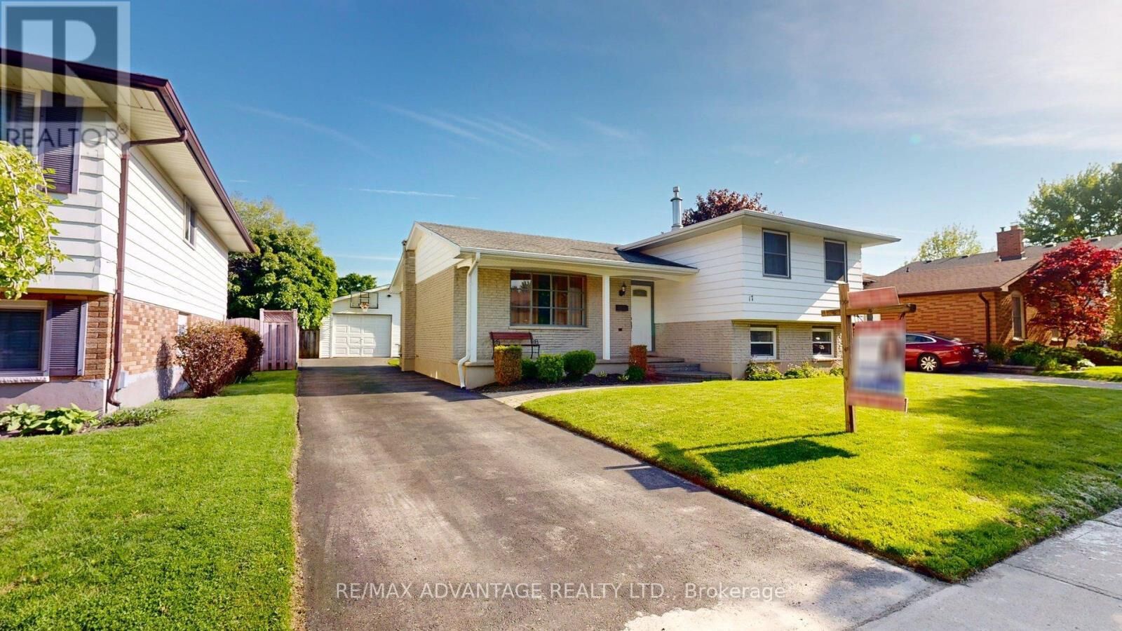 Property Photo:  17 Finch Crescent  ON N6E 2E4 