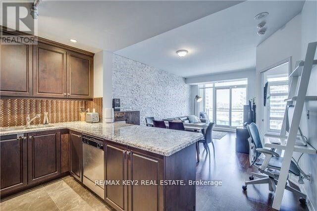 Property Photo:  21 Grand Magazine Street 1207  ON M5V 1B5 