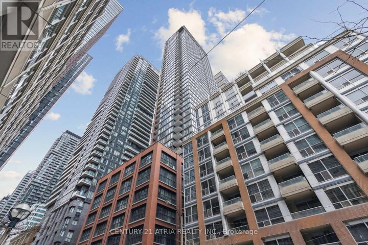 Property Photo:  55 Mercer Street Lph05  ON M5V 0W4 
