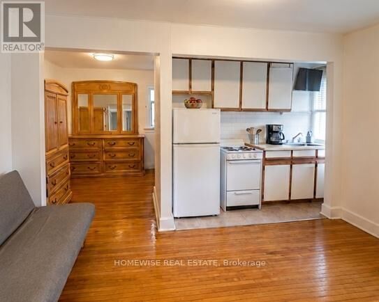 Property Photo:  33 Maitland Street 302  ON M4Y 1C8 