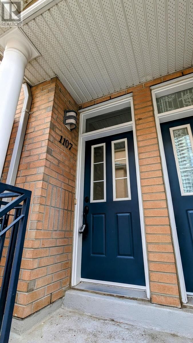 Property Photo:  28 Sommerset Way 1107  ON M2N 6W7 