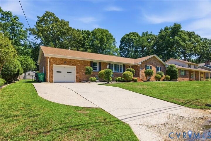 Property Photo:  1100 Elmwood Drive  VA 23834 