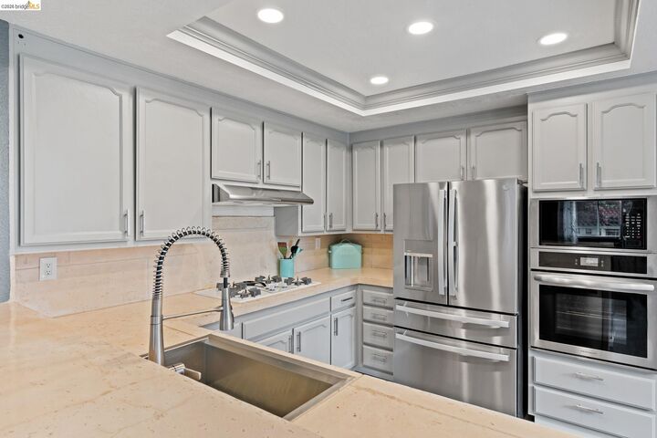 Property Photo: 2147 Saint Andrews Ct CA 94505