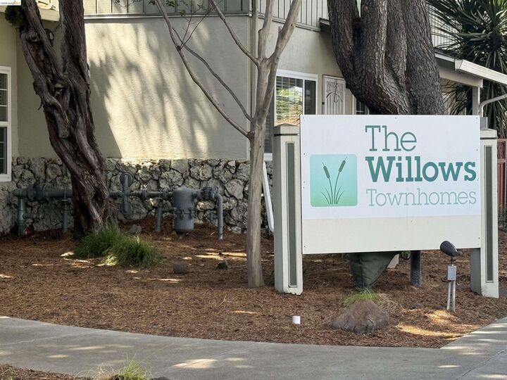 Property Photo: 650 Fargo Ave 1 CA 94579