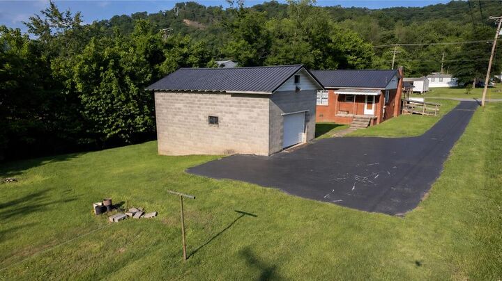 Property Photo:  300 Main Street  KY 41659 
