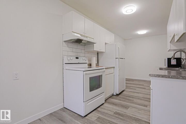 Property Photo:  238 Primrose Gardens Gardens NW  AB T5T 0R1 
